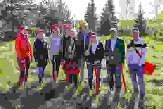 alihankintametsa_istuttajia.jpg